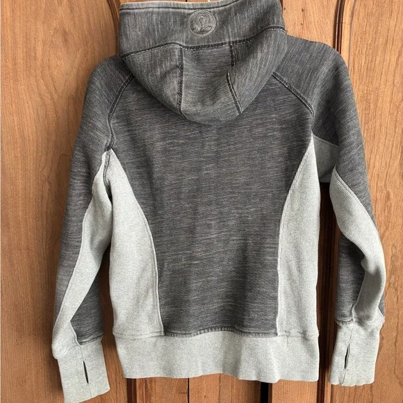 Lululemon Scuba Full-Zip Hoodie - Picture 3 of 3